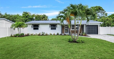 975 22nd AVE N, Naples 34103, FL