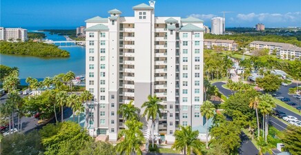430 Cove Tower DR 501, Naples 34110, FL