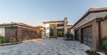 18 Caribbean RD, Naples 34108, FL