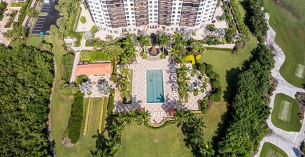 1060 Borghese LN 205, Naples 34114, FL