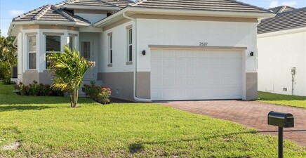 2537 Linda DR, Naples 34112, FL