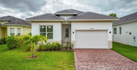 2548 Linda DR, Naples 34112, FL