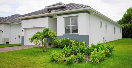 2532 Linda DR, Naples 34112, FL