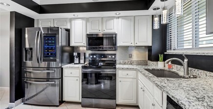 2121 Collier AVE 401, Fort Myers 33901, FL