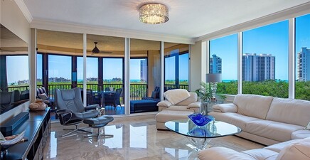 8990 Bay Colony DR 403, Naples 34108, FL