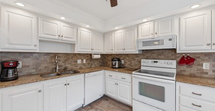 263 Candycane LN 5, Naples 34112, FL