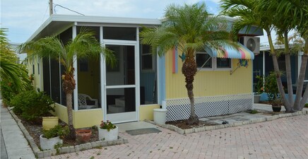 414 Papaya ST C, Goodland 34140, FL