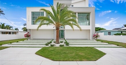 1798 Holiday LN, Naples 34104, FL