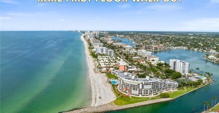 2340 Gulf Shore BLVD N 108, Naples 34103, FL