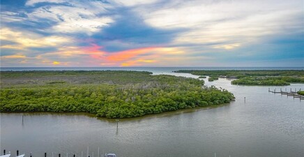 13105 Vanderbilt DR 808, Naples 34110, FL