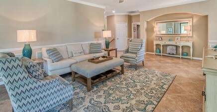 9484 Casoria CT 201, Naples 34113, FL