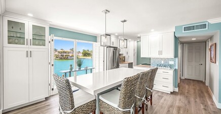 333 Harbour DR 201, Naples 34103, FL