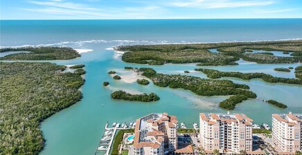 425 Dockside DR 604, Naples 34110, FL