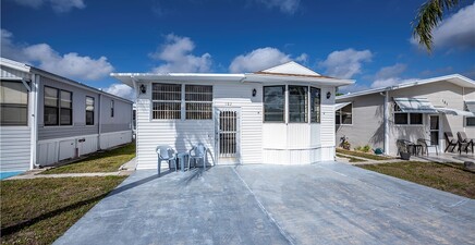 182 Caravan CIR, North Fort Myers 33903, FL