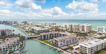 2900 Gulf Shore BLVD N 406, Naples 34103, FL