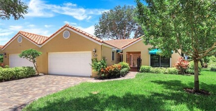 736 Reef Point CIR 125-0, Naples 34108, FL