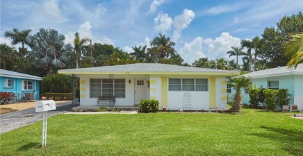 1721 Smugglers CV, Naples 34112, FL