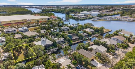 1675 Avion PL, Naples 34104, FL