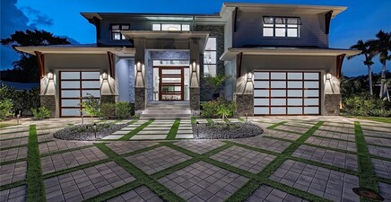 655 Parkview LN, Naples 34103, FL