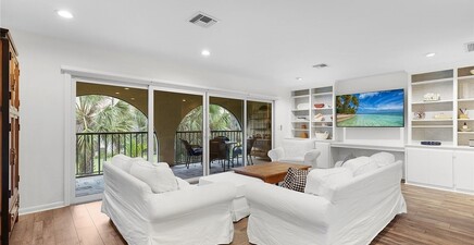 3360 10th ST N 1210, Naples 34103, FL