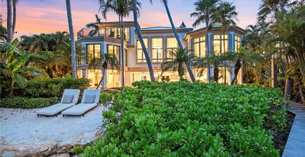 3675 Gordon DR, Naples 34102, FL