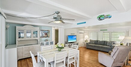 104 Willow LN 30, Naples 34114, FL