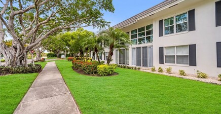 290 Banyan BLVD 290, Naples 34102, FL