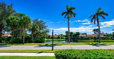 5809 Glencove DR 902, Naples 34108, FL