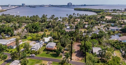 67 Oak ST, North Fort Myers 33903, FL