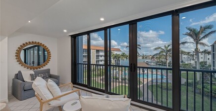 2900 Gulf Shore BLVD N 310, Naples 34103, FL