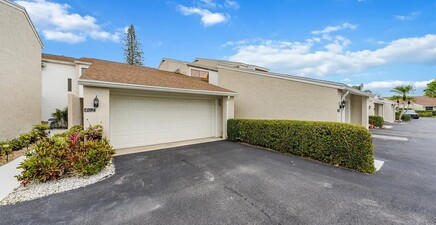 402 Bristle Cone LN 2, Naples 34113, FL