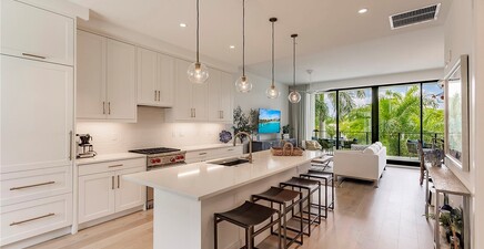 850 Central AVE 203, Naples 34135, FL