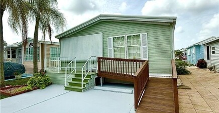 120 Caravan CIR, North Fort Myers 33903, FL