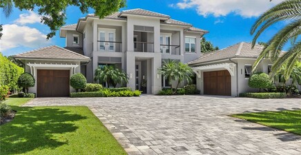 745 Riviera DR, Naples 34103, FL