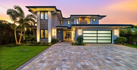 1261 13th AVE N, Naples 34102, FL