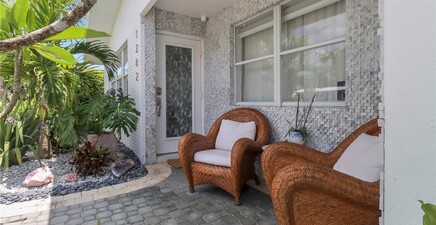 1282 Illinois DR, Naples 34103, FL