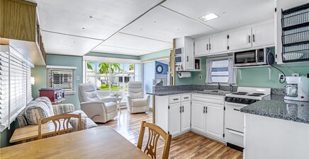 27 Jasper DR 27JR, Naples 34114, FL