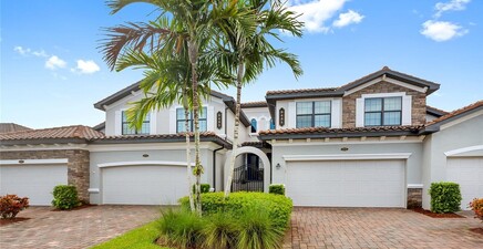 9485 Casoria CT 202, Naples 34113, FL