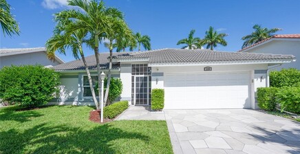 229 Countryside DR, Naples 34104, FL