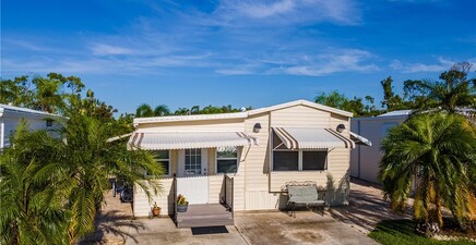 221 Caravan CIR, North Fort Myers 33903, FL