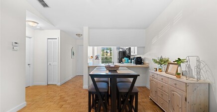 1933 Courtyard WAY D202, Naples 34112, FL