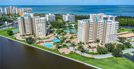 25 Bluebill AVE 301, Naples 34108, FL