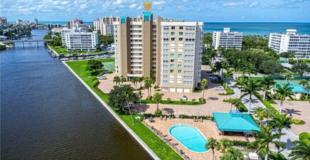 25 Bluebill AVE 403, Naples 34108, FL