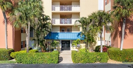 200 PEBBLE BEACH BLVD D-402, Naples 34113, FL
