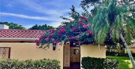 186 Harrison RD H4, Naples 34112, FL