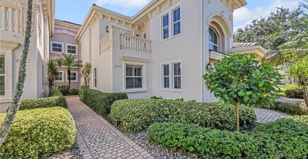 545 Avellino Isles CIR 102, Naples 34119, FL