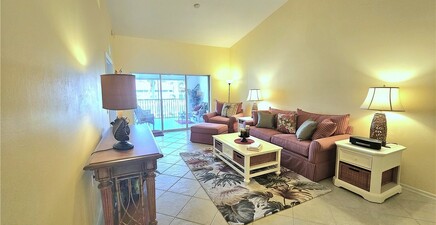 2381 Hidden Lake CT 8202, Naples 34112, FL