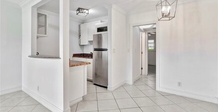 421 12th AVE S A4, Naples 34102, FL