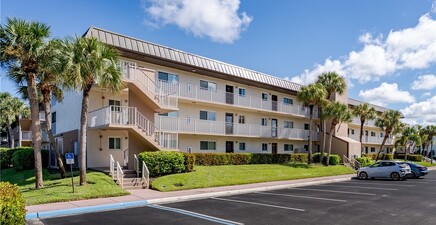 1008 Manatee RD G104, Naples 34114, FL