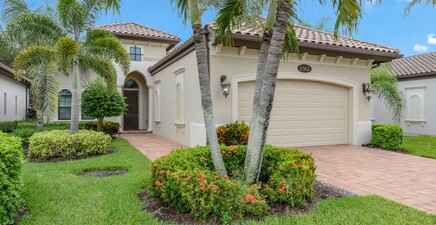 6562 Amarone LN, Naples 34113, FL